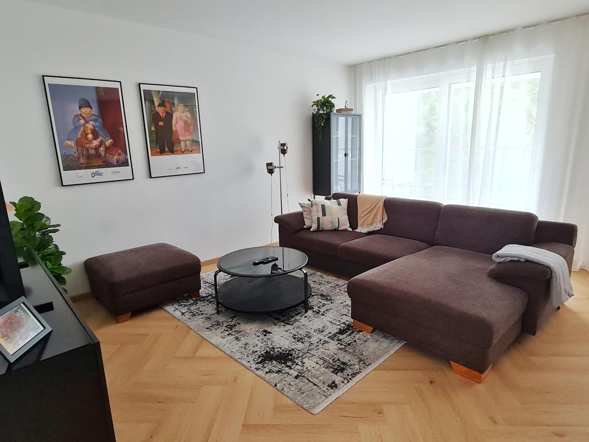 Beautiful New Apt In Old Town Near Train Station - Free Parking ブラチスラヴァ エクステリア 写真