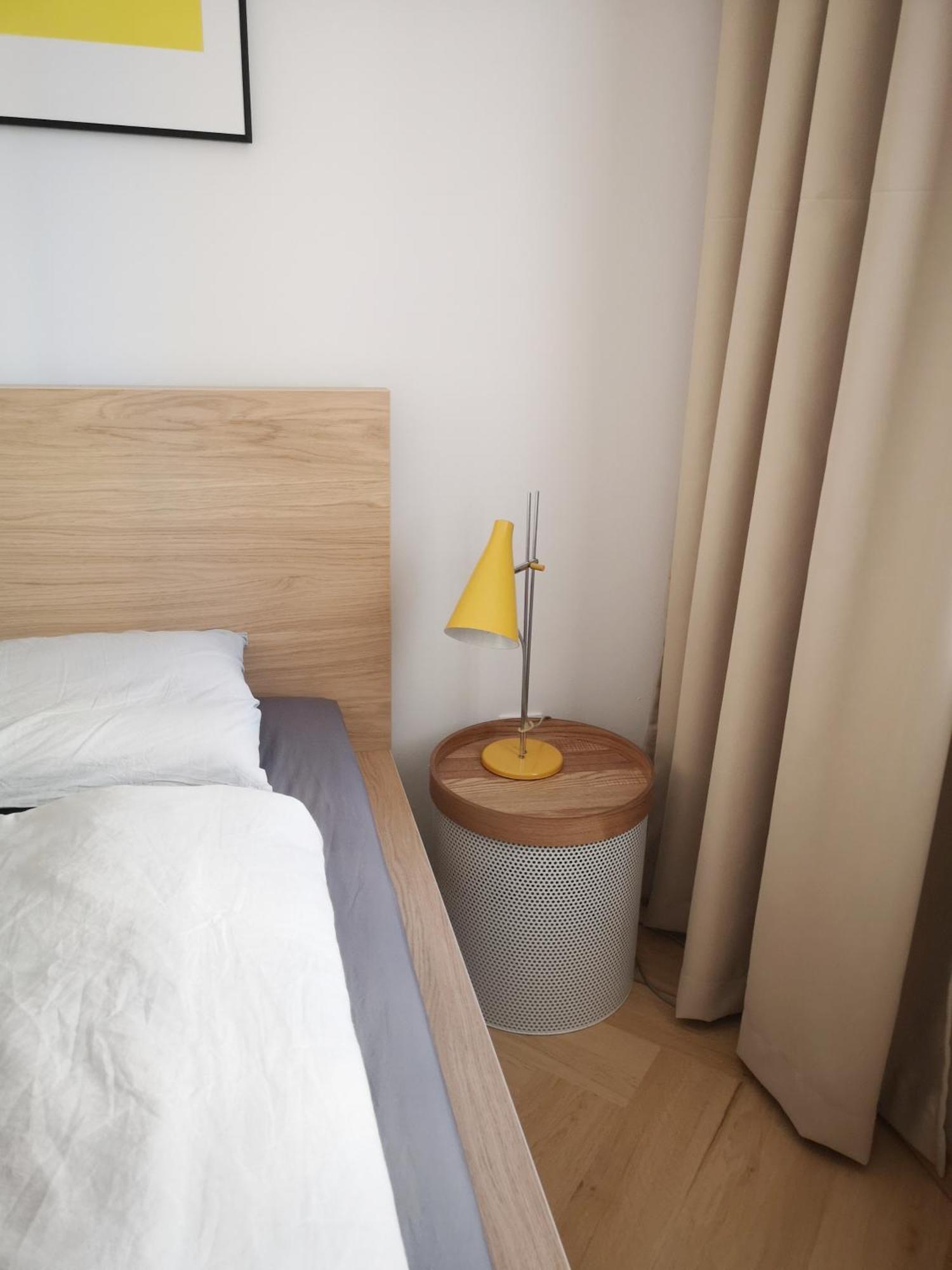Beautiful New Apt In Old Town Near Train Station - Free Parking ブラチスラヴァ エクステリア 写真