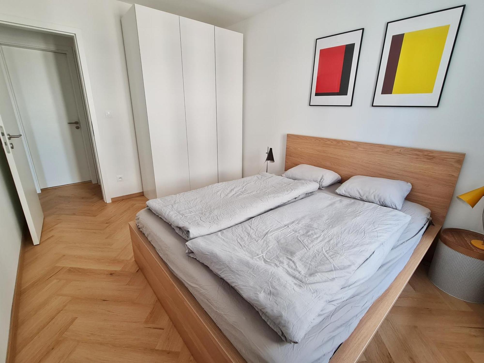 Beautiful New Apt In Old Town Near Train Station - Free Parking ブラチスラヴァ エクステリア 写真