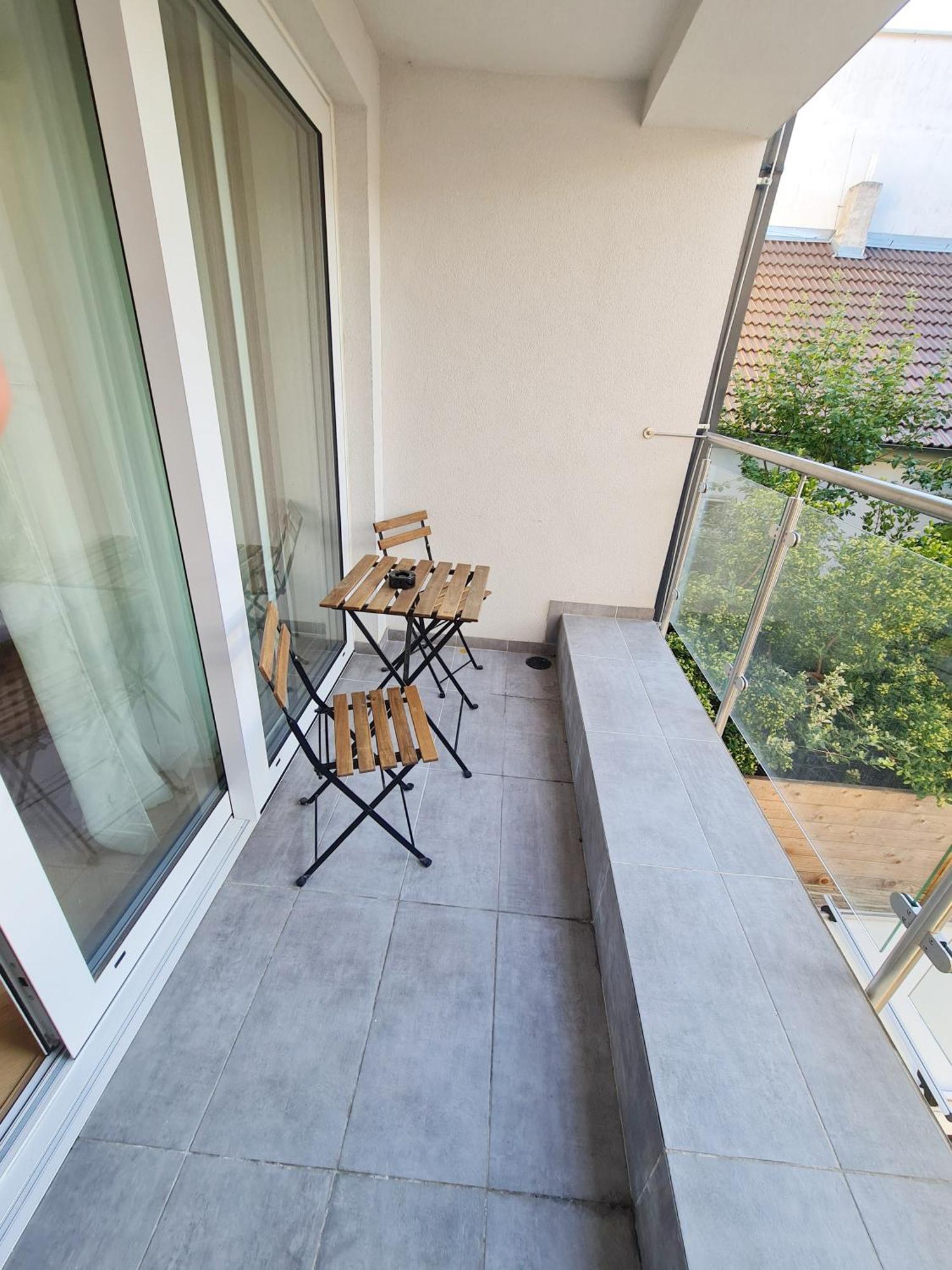 Beautiful New Apt In Old Town Near Train Station - Free Parking ブラチスラヴァ エクステリア 写真